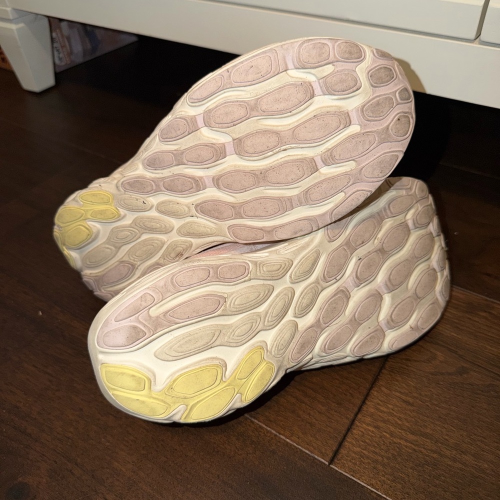Women’s New Balance Fresh Foam 1080v13 Pink Running Shoes - Picture 3 of 4